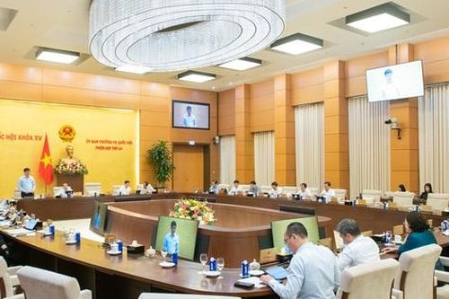 Thường vụ Quốc hội đồng ý miễn tiền thuê đất cho dự án chip bán dẫn, trí tuệ nhân tạo