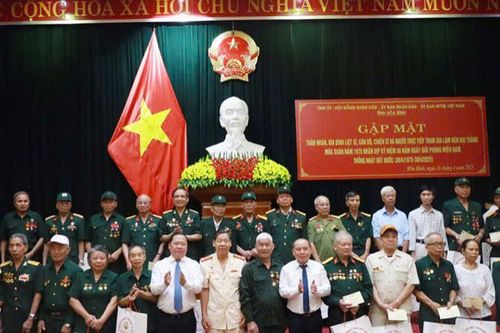 Hòa Bình: Gặp mặt 100 đại biểu nhân dịp Kỷ niệm 50 năm Ngày Giải phóng miền Nam, thống nhất đất nước