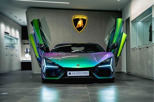 Lamborghini Revuelto mang màu ngoại thất có thể chuyển sắc theo ánh sáng