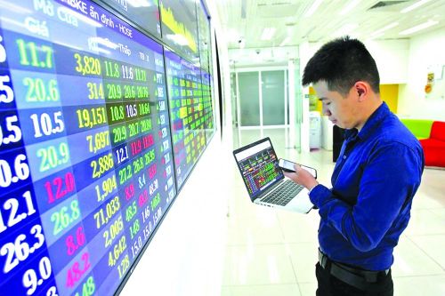 Công ty chứng khoán tăng vốn và mở rộng hợp tác