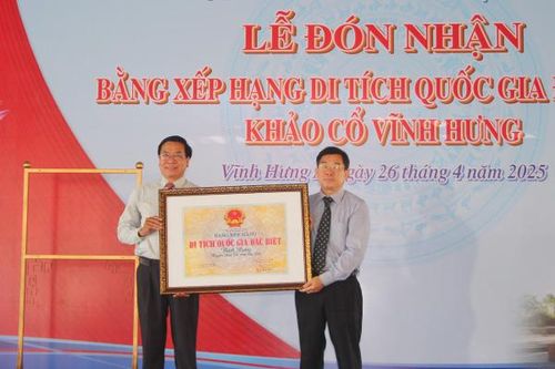 Tháp cổ Vĩnh Hưng được xếp hạng Di tích Quốc gia đặc biệt