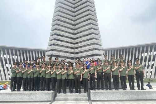 Cục Công nghiệp an ninh tổ chức sinh hoạt chính trị tại Bảo tàng lịch sử quân sự Viêt Nam