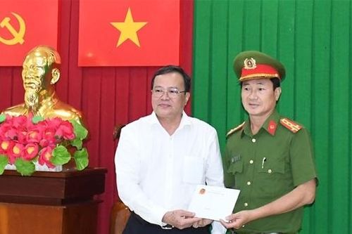 Chủ tịch UBND tỉnh Trà Vinh thưởng nóng vụ bắt nhóm người sử dụng ma túy tại tiệc sinh nhật