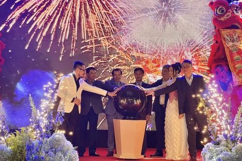 Khai trương công viên ánh sáng và nghệ thuật đầu tiên tại Đà Lạt