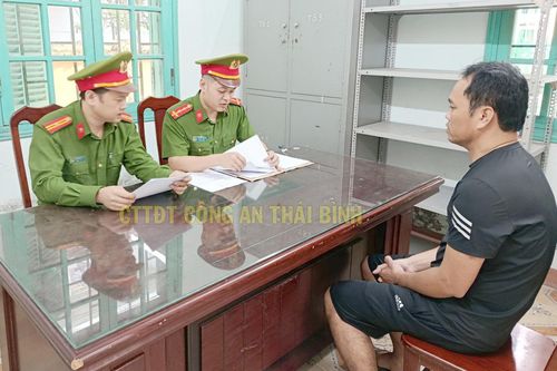Khởi tố 6 kẻ khai thác cát trái phép trên sông Hồng