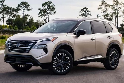 Nissan công bố khoản lỗ lớn nhất lịch sử