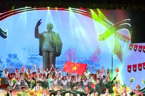'Khúc ca khải hoàn' - tái hiện niềm vui ngày giải phóng