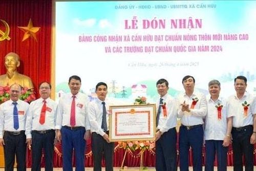 Xã Cấn Hữu (huyện Quốc Oai) đón Bằng đạt chuẩn nông thôn mới nâng cao