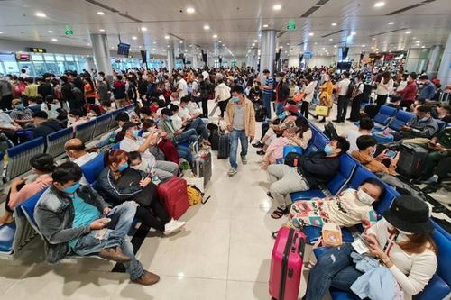 Hàng không dự kiến phục vụ 2,4 triệu lượt khách dịp 30/4
