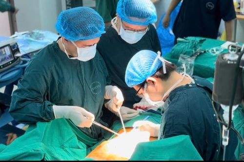 Cô gái ở Nam Định có khối u đến 6 cm dù không triệu chứng