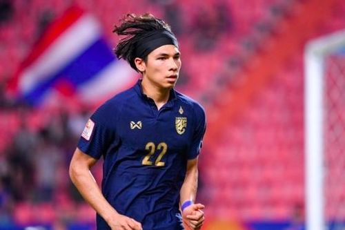 HLV Kim Sang-sik bổ sung cầu thủ Thái Lan đấu Man Utd