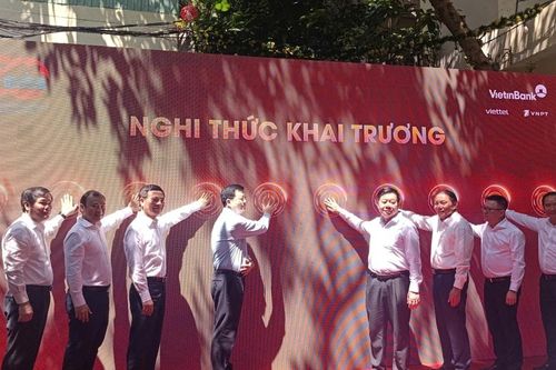 Khai trương Trung tâm Báo chí phục vụ Đại lễ kỷ niệm 30/4