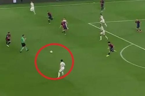 'Một giây trước thảm họa' của Real Madrid