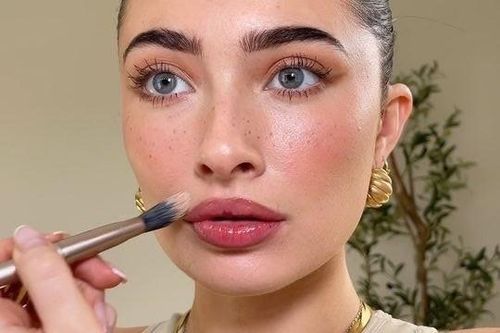 7 món đồ makeup không thể thiếu khi vào hè
