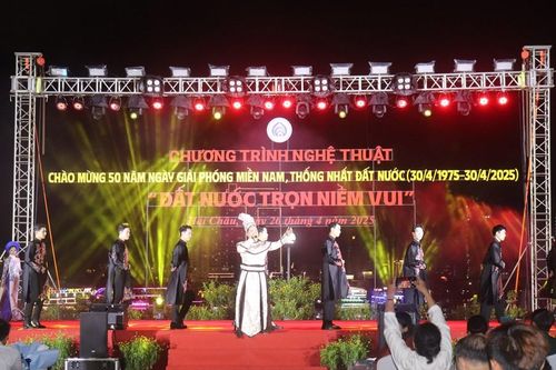 Chương trình nghệ thuật đặc biệt 'Đất nước trọn niềm vui'