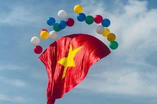 Mừng ngày non sông thống nhất, Đồng Nai khai hội Khinh khí cầu lớn nhất nước