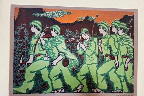 Những bức tranh cổ động quý hiếm thời kỳ 'Xẻ dọc Trường Sơn đi cứu nước'