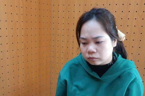 Khởi tố đối tượng giữ người trái pháp luật, ép làm nhân viên quán karaoke, masage
