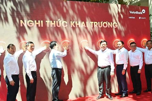 Ra mắt Trung tâm Báo chí phục vụ lễ kỷ niệm 50 năm Ngày Giải phóng miền Nam, thống nhất đất nước