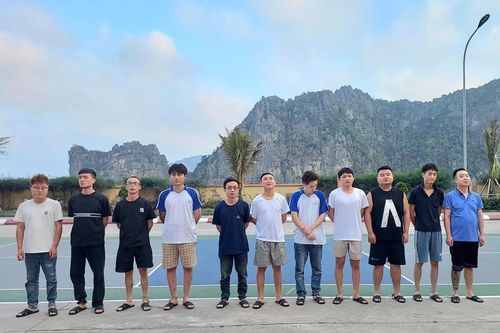 Bắt đối tượng đưa dẫn người xuất, nhập cảnh trái phép