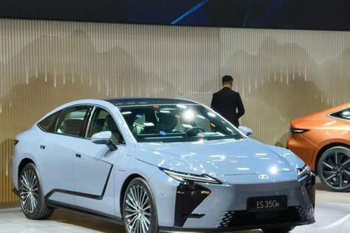Chi tiết phiên bản thuần điện đầu tiên của dòng Lexus ES