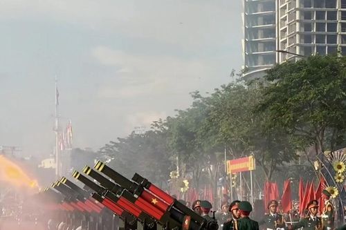 Ngắm dàn đại bác nã pháo vang trời trong lễ tổng duyệt diễu binh, diễu hành