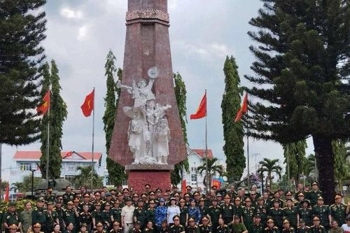 50 năm giải phóng miền Nam: 'Về nguồn' cùng Cựu Chiến binh miền Bắc