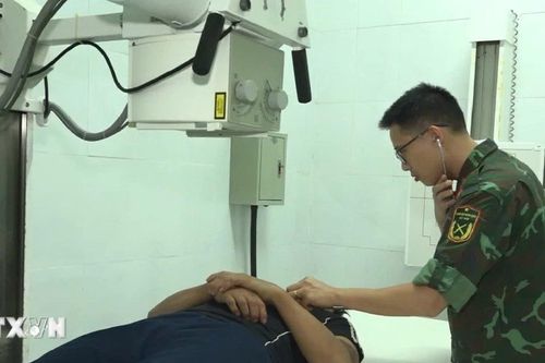 Cấp cứu ngư dân Bình Định bị giảm áp do lặn sâu để đánh bắt hải sản ở Trường Sa
