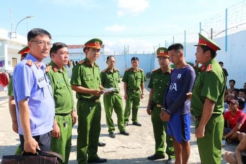 Khởi tố, bắt tạm giam 5 học viên đánh bạc trong cơ sở cai nghiện ma túy