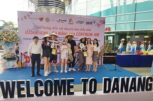 Đà Nẵng đón chuyến bay đầu tiên từ Tashkent Uzbekistan