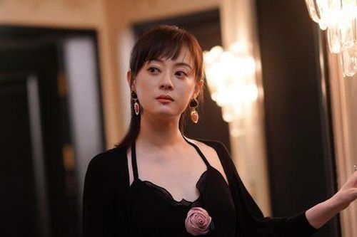Tôn Lệ lép vế trước nữ phụ
