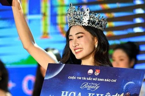 Sinh viên ngành Quan hệ công chúng đăng quang Hoa khôi Báo chí 2025