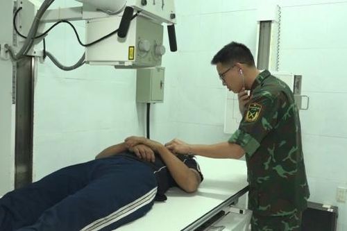 Bệnh xá đảo Song Tử Tây cứu ngư dân bị giảm áp