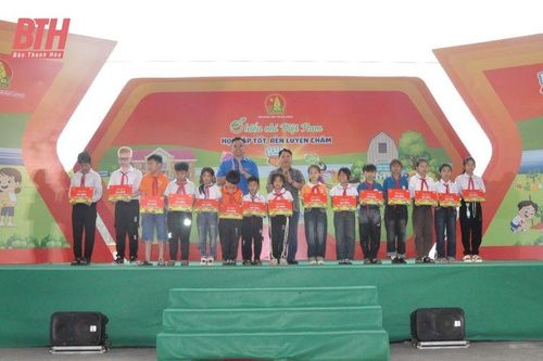 Sôi nổi ngày hội 'Thiếu nhi Việt Nam - Học tập tốt, rèn luyện chăm'