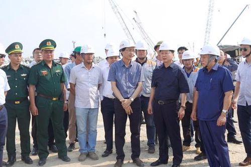 Phó Thủ tướng Trần Hồng Hà kiểm tra tiến độ thi công 2 dự án trọng điểm tại Quảng Trị