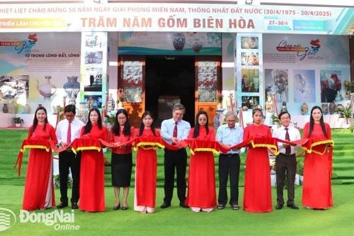 Hơn 200 hiện vật gốm trưng bày tại Triển lãm Trăm năm gốm Biên Hòa