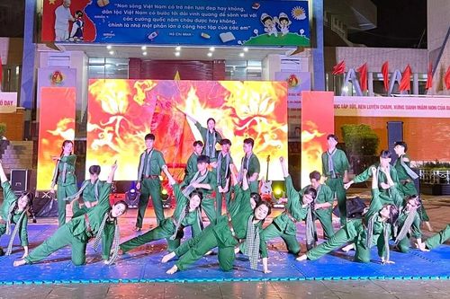 Đoàn trường THPT Chi Lăng đạt giải nhất tại Liên hoan câu lạc bộ, đội, nhóm âm nhạc