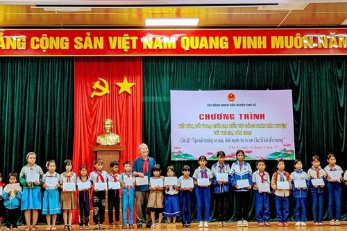 Đại biểu HĐND huyện Chư Sê đối thoại với trẻ em năm 2025