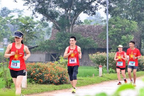 650 vận động viên tham gia Giải chạy Marathon 'Nghĩa Đô Xanh' lần thứ 3