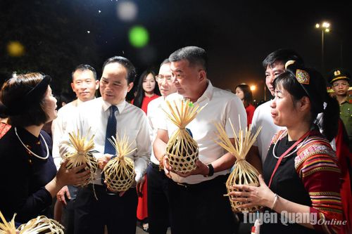 Trên 100 gian hàng tham gia trưng bày, giới thiệu sản phẩm du lịch, làng nghề Tuyên Quang năm 2025