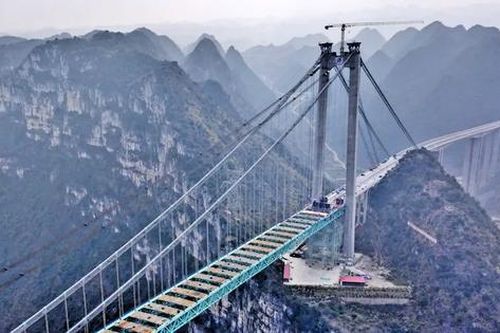 Kỳ tích làm cầu cao nhất thế giới ở Trung Quốc