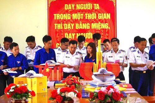 Ngày Sách và Văn hóa đọc lần thứ Tư năm 2025 tại Hải đoàn 42