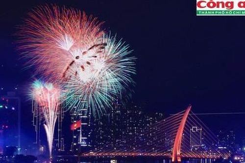 Người dân TPHCM tiếp tục được chiêm ngưỡng màn pháo hoa tuyệt đẹp