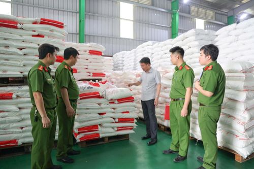 Thủ đoạn tinh vi của Công ty Famimoto sản xuất nghìn tấn dầu ăn, mì chính giả