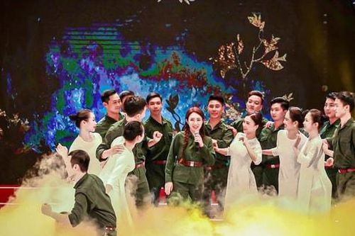 Tin tức đặc biệt trên báo in Hànôịmới ngày 27-4-2025