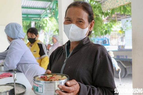 Bếp ăn Hiểu và Thương, nơi trao trọn nghĩa tình cho bệnh nhân nghèo