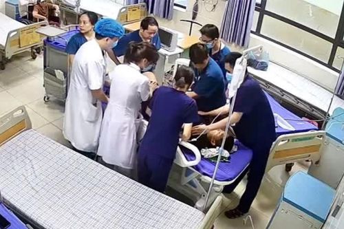Vụ hành hung nhân viên y tế: cần xử lý nghiêm