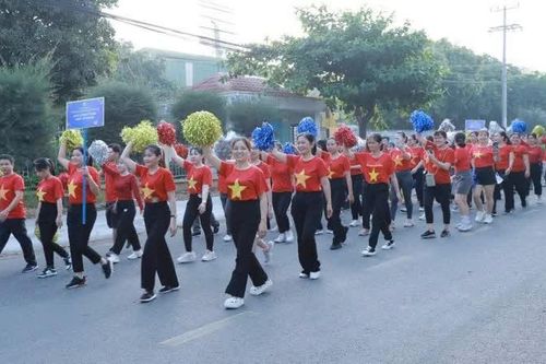 Công nhân Bình Dương lập thành tích lao động sản xuất giỏi hướng về 50 năm Ngày Giải phóng miền Nam