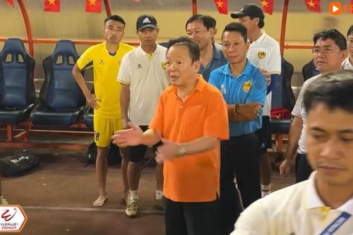 Quảng Nam được thưởng nửa tỷ sau khi thua Hà Nội FC, HLV Văn Sỹ Sơn nói gì?