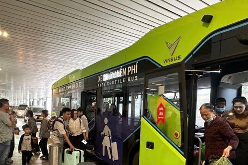 770 chuyến bay tại sân bay Tân Sơn Nhất ngày cao điểm lễ